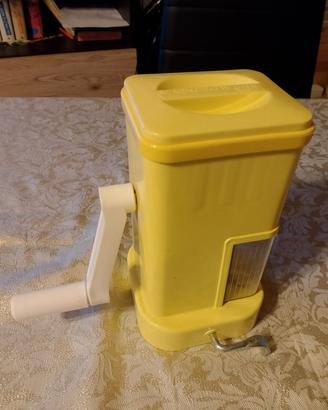 Grattugia con ventosa