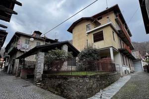 Villetta a schiera di 300 m² con più di 5 locali e