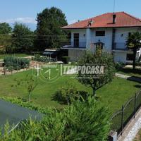 VILLA CON GIARDINO