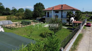 VILLA CON GIARDINO