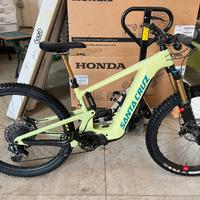 Santa Cruz heckler cc