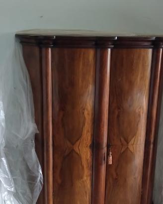 Armadio in stile Chippendale