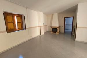 Appartamento al centro di atripalda anni '90