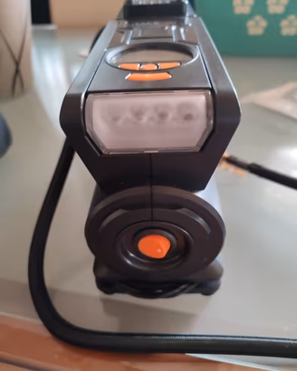 Compressore Portatile Auto TACKLIFE ACP1C 150 PSI