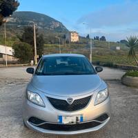 Lancia Ypsilon 1.200 69CV € 8.000