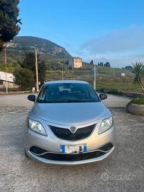 Lancia Ypsilon 1.200 69CV