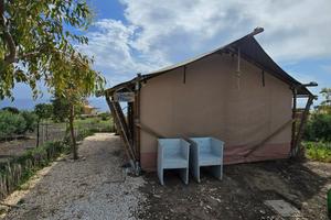 Tenda Yala completa di arredamento