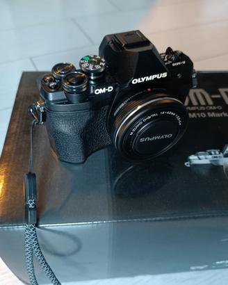 Olympus OM-D E-M10 Mark IV + 14-42 Pancake