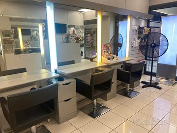 Arredamento completo per negozio di parrucchiere