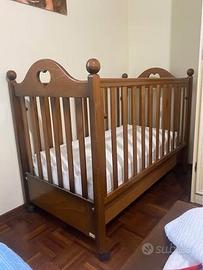Lettino neonati in legno