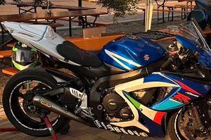 Splendida suzuki gsx-r 750 k7