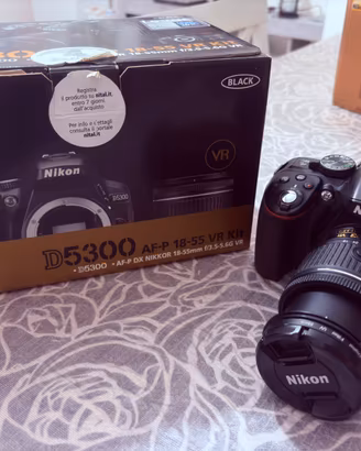 Nikon D5300 + AF-P 18-55mm VR