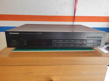 Pioneer radio tuner F-443