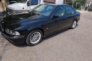 BMW 523i E39 170 CV manuale, pelle, clima, doppio