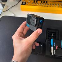 Gopro hero 10 black + 2 batterie + microsd