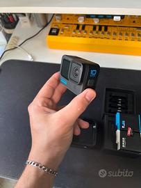 Gopro hero 10 black + 2 batterie + microsd