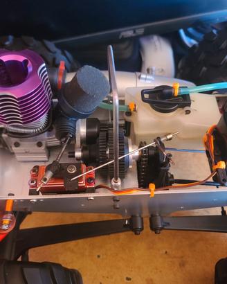 RC KYOSHO MAD FORCE CRUSHER CON MOTORE NUOVO