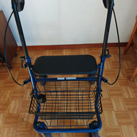 Deambulatore girello per anziani