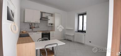 CASA DI CORTE A LONATE POZZOLO