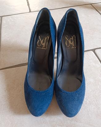 décolleté con plateaux blu 