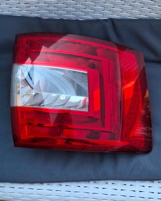 fanale posteriore sinistro skoda octavia sw 