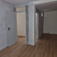 Monolocali n. 2 locali di sgombero cat.c2