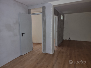 Monolocali n. 2 locali di sgombero cat.c2