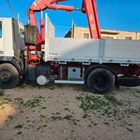 Iveco 190 con Gru