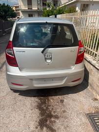 Hyundai i10 con impianto gpl anno 2012...