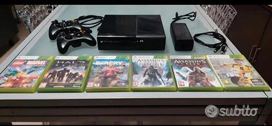 Xbox 360 E con 2 controller e giochi 