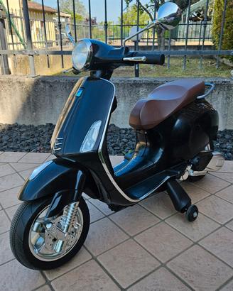 Piaggio Vespa Primavera Elettrica 12V per Bambini 