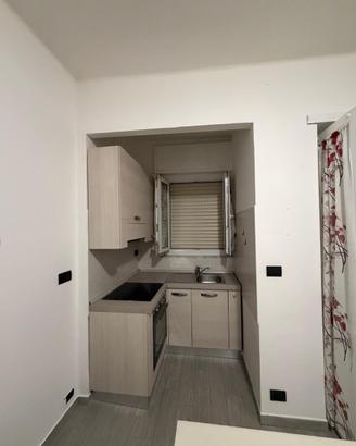 Cucina angolo cottura con forno e induzione