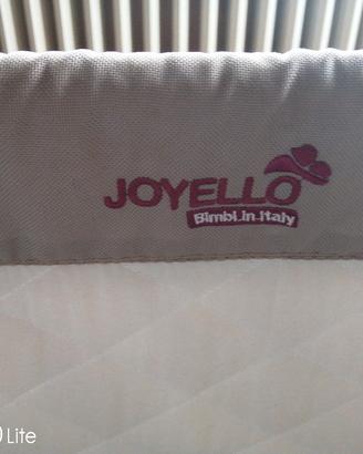 lettino bimbo vicino letto