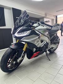 Aprilia tuono v4