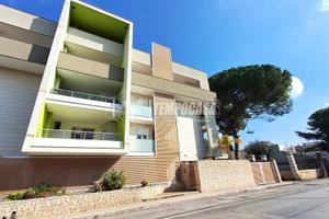 Trivani rifinitissimo con terrazzo e box auto!