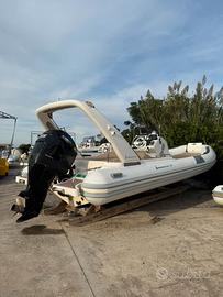 Gommomarine 7.80 con bagno da vetrina