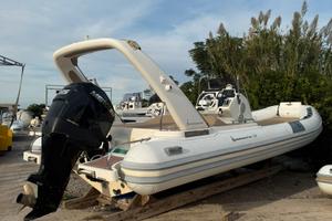 Gommomarine 7.80 con bagno da vetrina