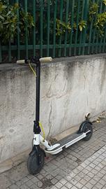 Monopattino elettrico Lexgo R9 Lite Bianco