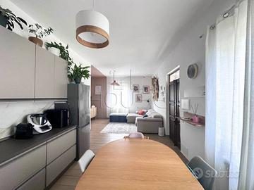 Appartamento di 140 m² con 4 locali e posto auto a