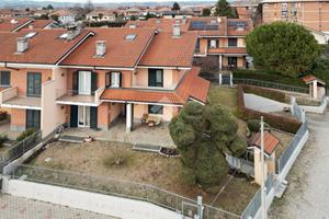 PORZIONE DI BIFAMILIARE A RIVA PRESSO CHIERI