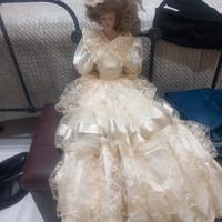 bambola  di porcellana 