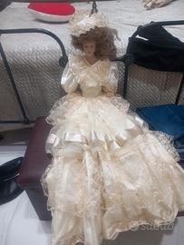 bambola  di porcellana 