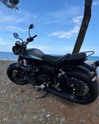 Moto guzzi v9 bobber pari al nuovo