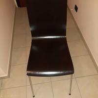 Quattro sedie multistrato colore noce da cucina