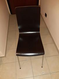 Quattro sedie multistrato colore noce da cucina