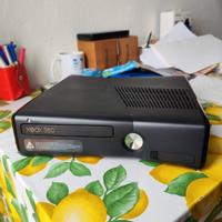 Console Xbox 360 S 4gb/go e 2 controllers, € 100!