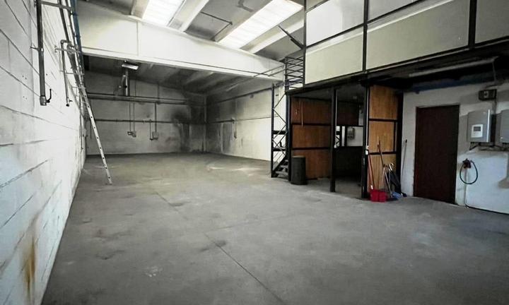 CAPANNONE 250mq - con pannelli solari