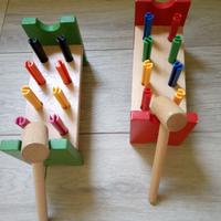 Gioco in legno pioli e martello
