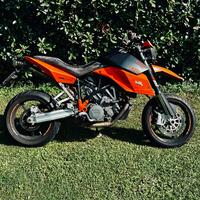 KTM 990 Supermoto - 2010