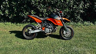 KTM 990 Supermoto - 2010